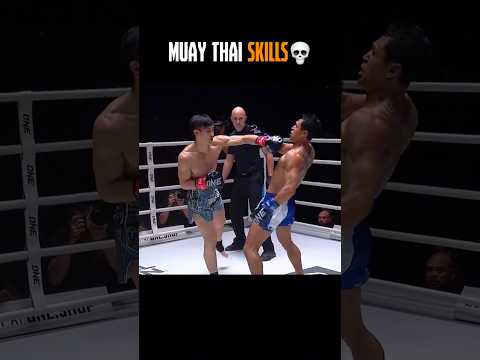 Muay Thai skills 🥊 #muaythai  #boxer #training #overhand #combo