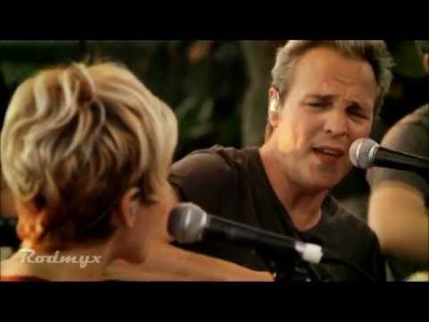 Hombres G - si no te tengo a ti  ( Con Ana Torroja )   En la playa (2011).mpg