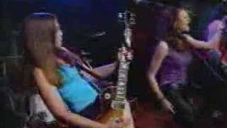 The Donnas - &quot;Skintight&quot; Live