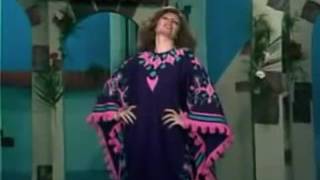 Rocío Jurado, interpretando Ya no te sientas solo y triste