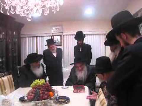 Dushinsky Rebbe Visiting the Sanz Klausenberg Rebbe 8 Kislev 5770