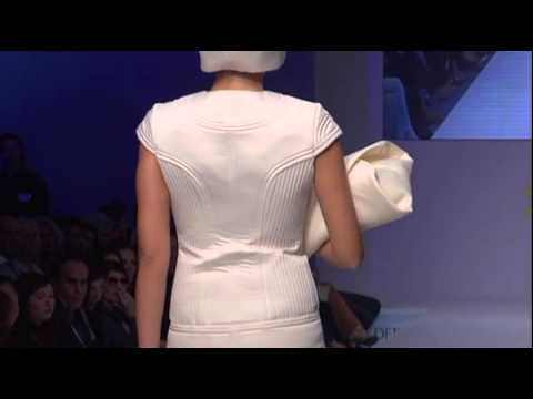 Carmen Emanuela Popa catwalk at 14th AXDW