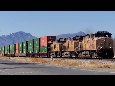 EB Union Pacific 6493 Leads ZLCAI Intermodal Train in El Paso, TX 03/17/2021