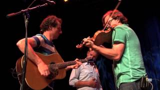 The Infamous Stringdusters - &quot;Let It Go&quot; (eTown webisode #637)
