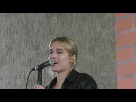 Tracy Chapman - "Give me one reason” covered by Dexek