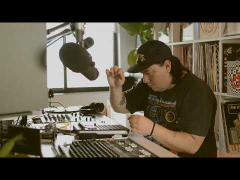 SAMPLING VINYL W/ SP 404 MK2 | LOOPS & VHS | Tropico Beats Live from The Face Radio, Brooklyn, NY