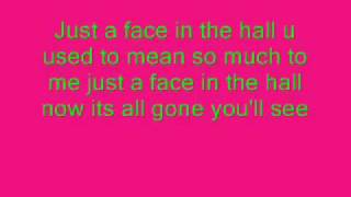 face in the hall-NBB lyrics