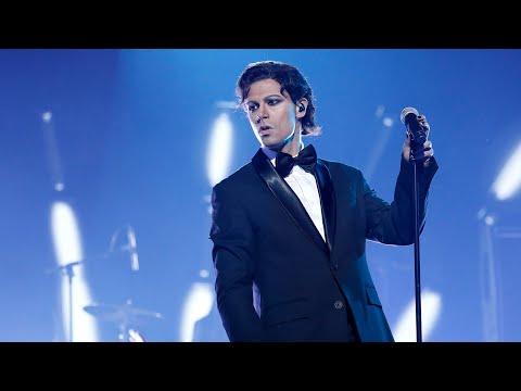 Alfred García imita a Maneskin en 'Beggin' - Tu Cara Me Suena