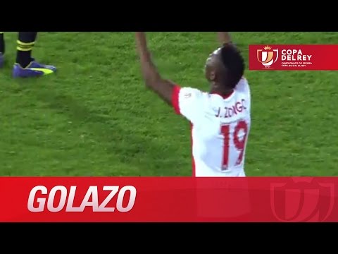 Golazo de Zongo desde el centro del campo