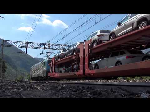 IL SALUTO DELLA EU.43 001 CON BISARCHE AUTO E CARRI MERCI IN TRANSITO A PERI. (VR) 17 - 8 - 2017