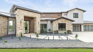 THIS $2.8M LUXURY HOME WAS DESIGNED FOR THE BEST VIEWS