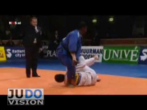 JUDO 2009 Dutch Championships: Guillaume Elmont (NED) - Lex Niekoop (NED)