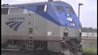 preview picture of video 'Incredible horn show from Amtrak's California Zephyr, Burlington, IA, June 2004'