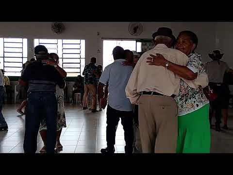 Chico Cearense e Cachorrão animando o forró dos idosos em Valença do Piauí 
