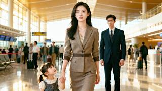 De CEO verdacht zijn vrouw van overspel en zette haar het huis uit! Vijf jaar later keerde ze terug met hun schattige kindje. De schurkachtige echtgenoot, die de waarheid had ontdekt, zat vol wroeging en stond voor de enorme uitdaging om haar terug te winnen! 💕#RespecteerUwVrouwEnBaby, President #KortDrama #SchattigBaby #AanbevolenDrama