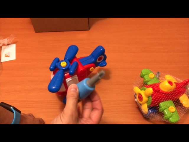 Vídeo relacionado con deAO Avion Juguete, City Juguetes para Aeropuertos Set con Terminal, Señales de Tráfico, Helicóptero, Camión de Equipajes, Autobús Lanzadera, Minifiguras etc. Regalo para Niños Niñas 3 4 5 6 7 + Años