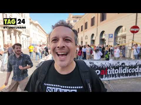 Manifestazione mondo del cinema “Siamo ai titoli di coda” a Piazza Santi Apostoli Roma