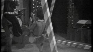 Dave Dee Dozy Beaky Mick &amp; Titch - Hold Tight (1965)