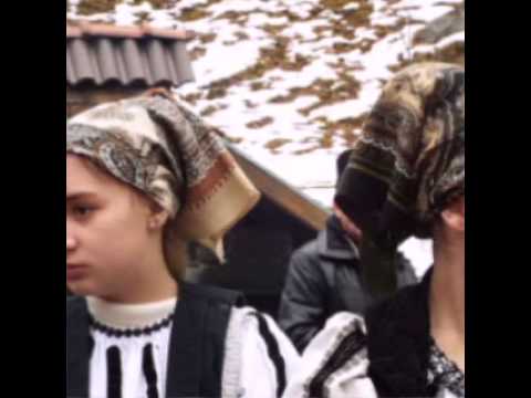 Ansamblul folcloric "Nedeia Petrileana" la Jieț