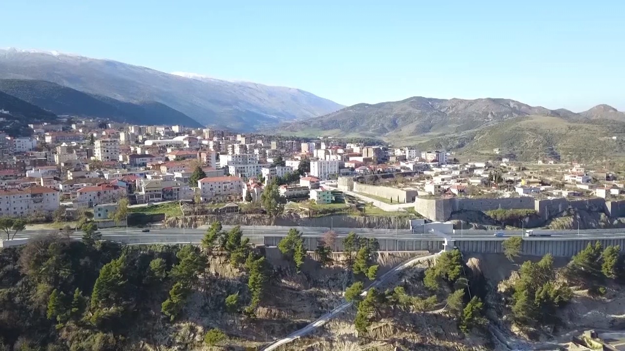 Pastrimi i territorit, në vëmendje të bashkisë Tepelenë, vijon puna për një mjedis më të pastër