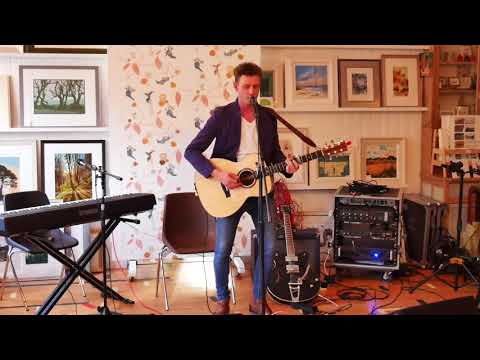 Mark W Georgsson playing "Oh My Dear Friend" at a Braemar Gallery session, Scotland, July 2017