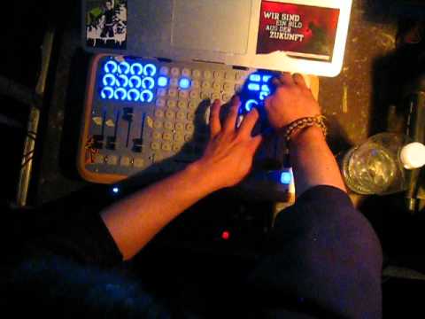 FTSK - Ling Ling - LIVESET @CZ - URA (1)