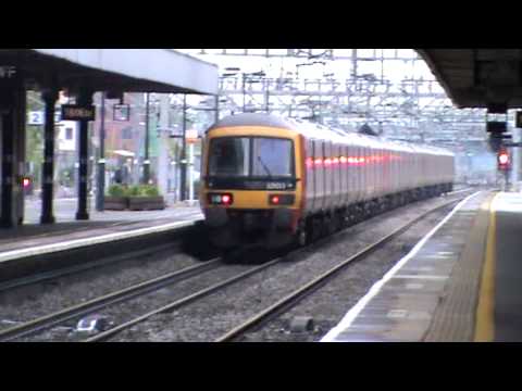 x3 325 Units on Willesden PRDC-Shieldmuir Mail Terminal