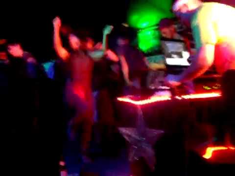 GRAND MAITRE B playing paf le chien autist core-ex 17 @ gym tonic party chalon (France) 2010