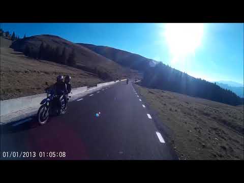 Coborare cu motocicleta de pe Platoul Bucegi de langa cabana Piatra Arsa