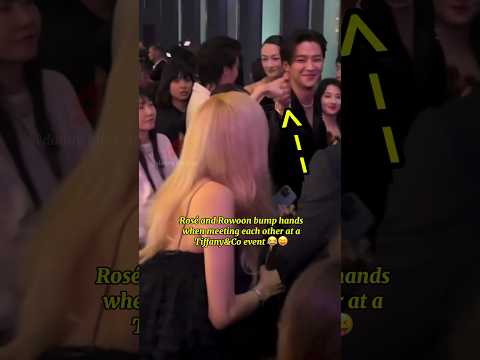 Rosé and Rowoon bumped hands at the Tiffany&Co event #shorts #blackpink #rosé #rowoon