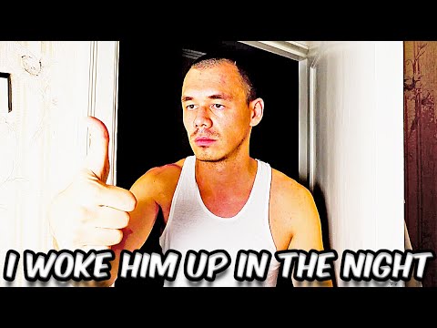 How do you wake up your neighbor with a guitar?