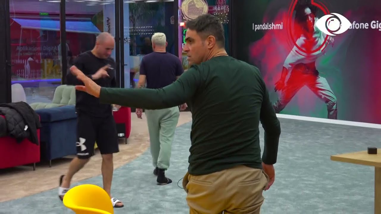 “Tallesh ti me dy cigare”/ Armaldo ‘ndez’ debate në shtëpi: Ofendim!