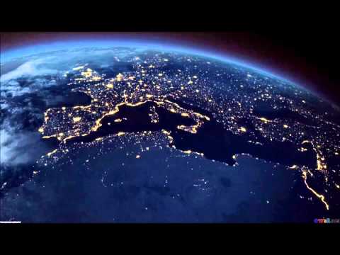 Night piano solo improvisation, played on masterkeyboard Kawai VPC 1 coupled with Ravenscroft 275