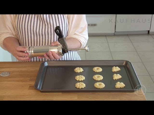 Vídeo relacionado con Dyaucwpo Prensa de Galletas de Acero Inoxidable, Máquina Galletas, Biscuit Maker con 13 Plantillas y 8 Boquillas, Pistola para Prensar Galletas, Máquina para Hacer Galletas