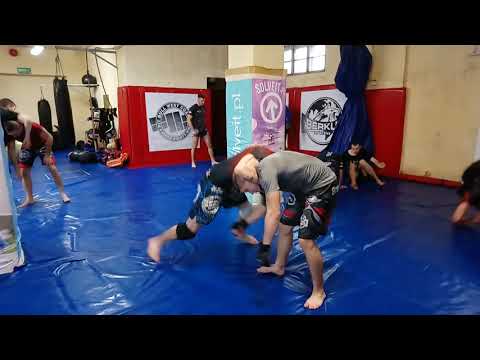 SZALONY ''SZULI'' SZULAKOWSKI W ZAPAŚNICZEJ ROBOCIE Z MARCINEM JABŁOŃSKIM W ARRACHION OLSZTYN