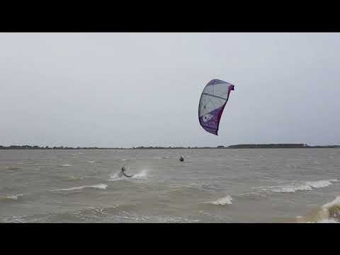Strong wind: 40 Knots! When the seven m2 size kite feels too big