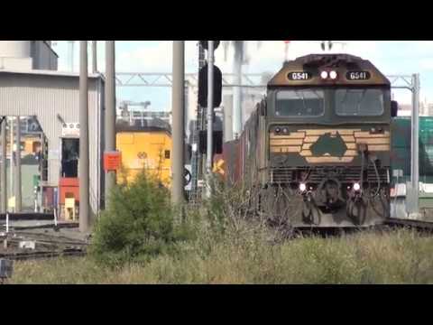 G541-DL43-G530 on 3MC2 to Griffith & NR73 XRB561 NR78 on 2AM3 ex Adelaide at Sims St  04-10-11.