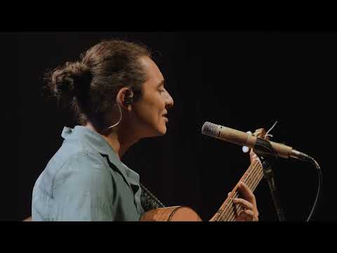 Desarraigo - Manu Estrada (EN VIVO CC KONEX)