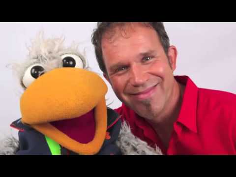 Daniel Kallauch liest aus der Schatzbibel: Adam & Eva