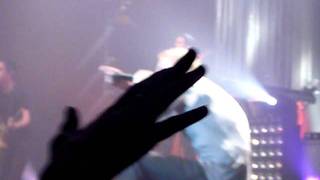 &quot;Elle veut jouer&quot; M.Pokora - Mise à Jour Tour - Forest National 29.10.11