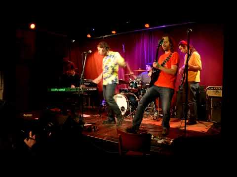 Flower Cover - Flower Cover - Rockin' in The Free World [Neil Young Cover]