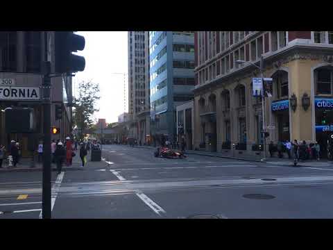 Suaranya Mobil Formula F1 dijalan raya