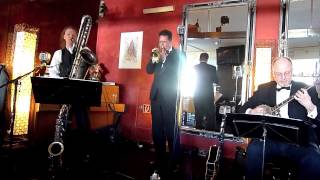 BIXSICK Orchestra  & 'Ostrich Walk' At Die Eins