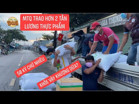 Từ nước ngoài, MTQ gom góp hơn 2 tấn lương thực phẩm gửi Khương Dừa trao bà con mùa dịch, xúc động!