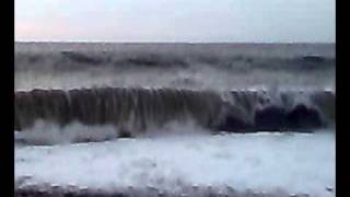 preview picture of video 'шторм в Батуми.Спасение на море'