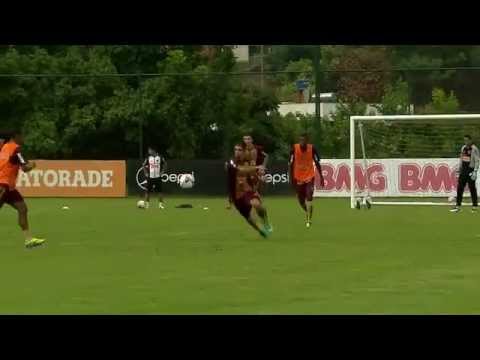 Alecsandro faz golaço em treino | Atletico-MG 17-01-2013