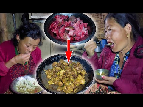 Pork curry with rice in night dinner recipes || Nepali Style Cooking & eating #villagecooking
