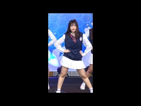 160625 [FANCAM] (Nutmuay cover Yoojung) Y.O.U cover I.O.I - Intro + Crush @SQ1 Cover Dance 2016 (Au)