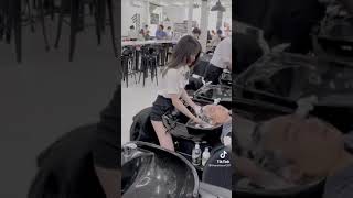 このヘアサロンはエロい