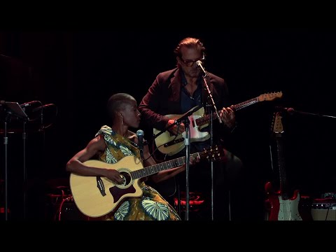 Rokia Traoré : Lalla (Rokia Traoré / Max Schultz et Ulf Englund / Mathias Algotsson)